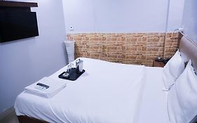 Mannat Stay Hotel - Laxmi Nagar