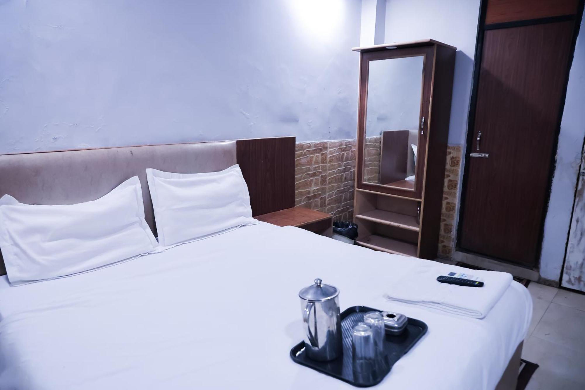 Mannat Stay Hotel - Laxmi Nagar New Delhi Exterior photo