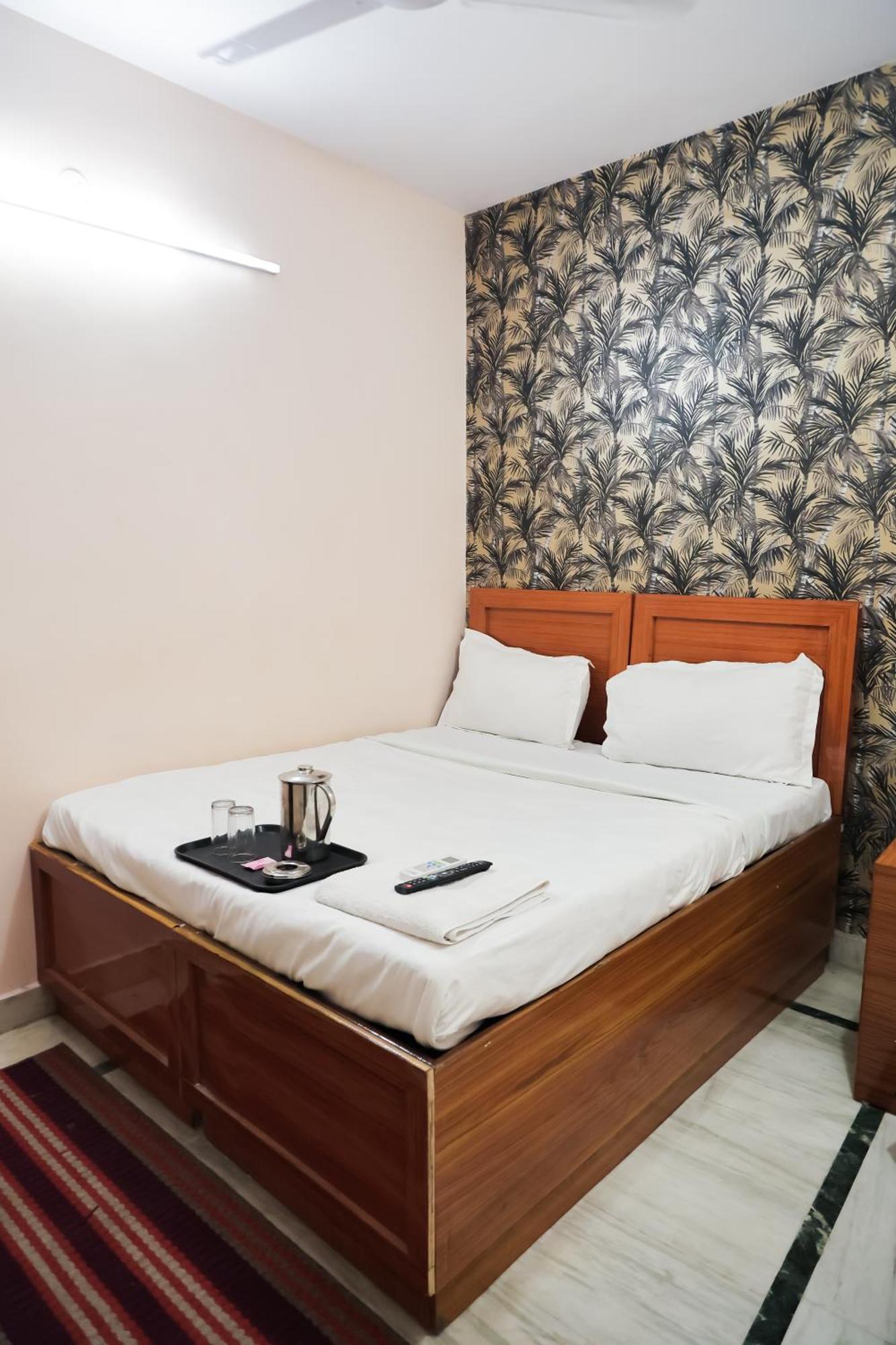 Mannat Stay Hotel - Laxmi Nagar New Delhi Exterior photo