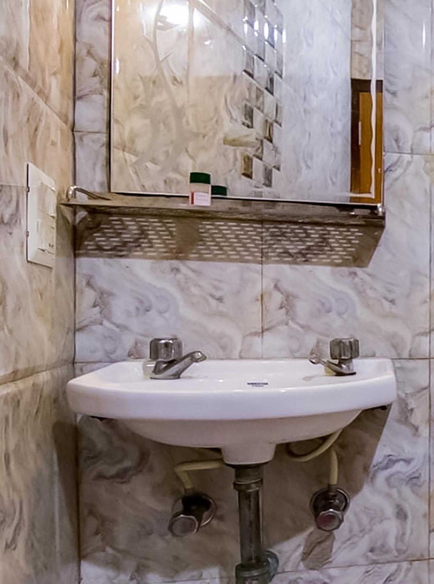 Mannat Stay Hotel - Laxmi Nagar New Delhi Exterior photo